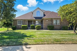 2404 Plum Woods Dr, Sellersburg, IN 47172