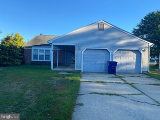 7 Gardenia Ct, Mount Laurel, NJ 08054