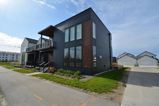 4200 E Lake Vista Blvd, Oak Creek, WI 53154