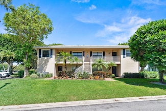4 Stratford Dr E Unit B, Boynton Beach, FL 33436
