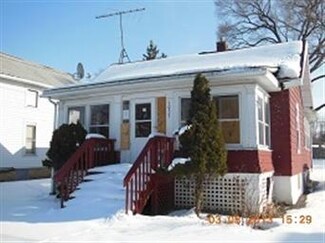 1037 Front St, Aurora, IL 60505