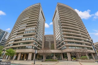 1300 Crystal Dr Unit 1204S, Arlington, VA 22202