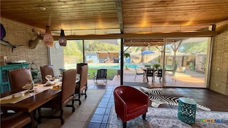 601 Lawrence St, Refugio, TX 78377