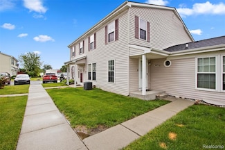 28376 Raleigh Crescent Dr Unit 19, Chesterfield, MI 48051