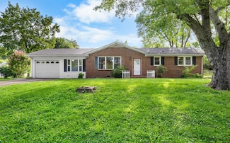 19 Garth Dr, Clarksville, TN 37040