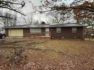 1106 Meadowcrest Dr, Mountain Home, AR 72653