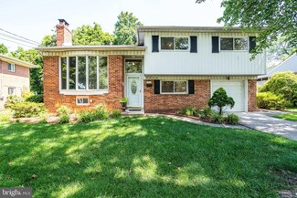 9625 Singleton Dr, Bethesda, MD 20817