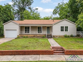 209 Leonard Dr, Longview, TX 75602