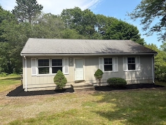 31 Main St, Mashpee, MA 02649