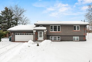 10234 Erskin St NE, Circle Pines, MN 55014