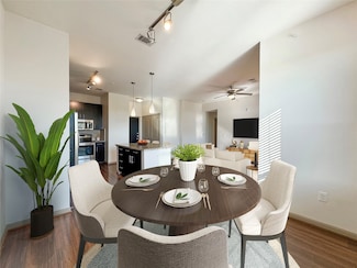 2700 Brazos St Unit 4318, Houston, TX 77006
