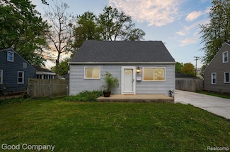 1077 E 14 Mile Rd, Clawson, MI 48017