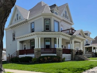 215 N Chestnut Ave, New Hampton, IA 50659
