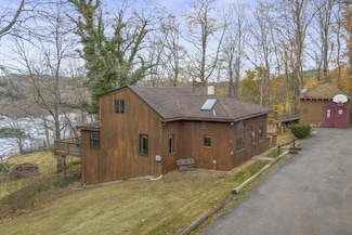 1044 Lancaster Ave, Lunenburg, MA 01462