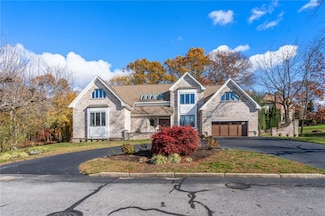 7 Oak Tree Ln, Cranston, RI 02920