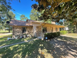 1 Cottonwood Rd, Trinity, TX 75862