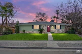 405 Pilgrim Ave, Taft, CA 93268