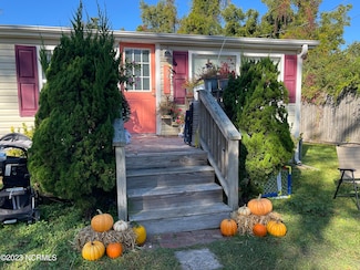 2463 N Carolina 172, Sneads Ferry, NC 28460