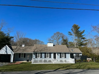 126 Bay St, Osterville, MA 02655