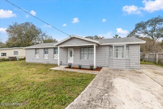 444 Whiting Ln, Atlantic Beach, FL 32233
