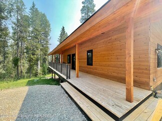 471 Wapiti Village Loop, Alpine, WY 83128