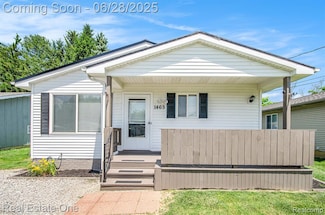 1465 E Judd Rd, Burton, MI 48529
