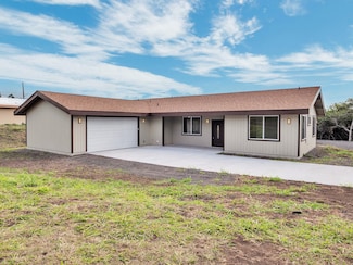 94-1679 Kaulua St, Naalehu, HI 96772