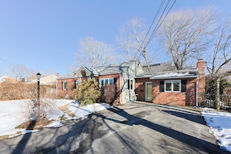 16 Joy St, Barrington, RI 02806