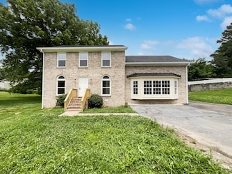 211 Pinehurst Dr, Columbia, TN 38401