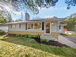 3505 Admiral Ln N, Minneapolis, MN 55429