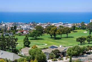 7272 Country Club Dr, La Jolla, CA 92037