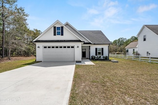 522 Sound Rd, Holly Ridge, NC 28445