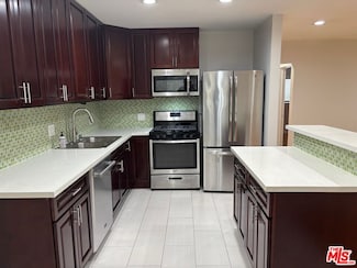 2488 N Beachwood Dr Unit 4, Los Angeles, CA 90068