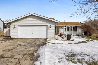 6588 Sutter Dr, Roscoe, IL 61073