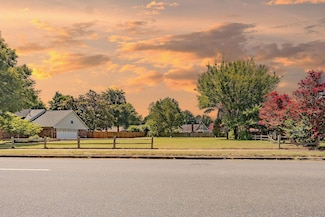 8697 Walnut Grove Rd, Cordova, TN 38018