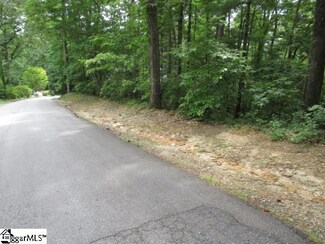 425 Whispering Falls Dr, Pickens, SC 29671
