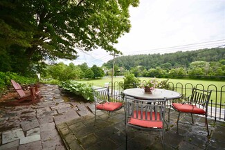 43 Terrace St, Woodstock, VT 05091