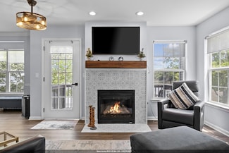 25 Bayside Dr, Bayonne, NJ 07002