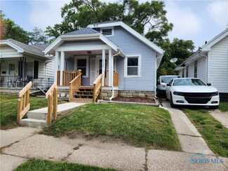 2028 Barrows St, Toledo, OH 43613