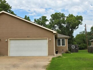 715 Gypsum Ave, Salina, KS 67401