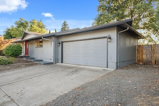 2587 Hawaiian Ave, Medford, OR 97504