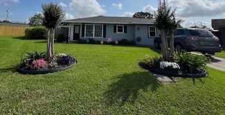 1405 Crockett Ave, Nederland, TX 77627