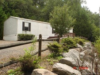 847 Turkey Pen Gap Rd, Horse Shoe, NC 28742