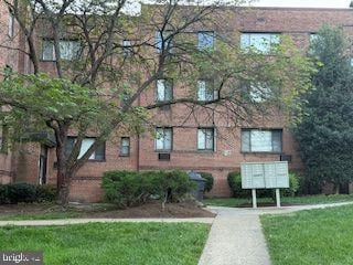 4715 1st St SW Unit 302, Washington, DC 20032