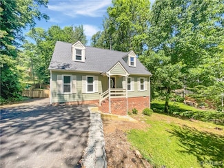 8330 Lyndale Dr, North Chesterfield, VA 23235