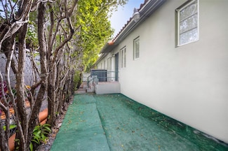 282 NW 41st Ave, Miami, FL 33126