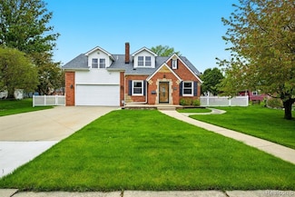 27921 Glenwood St, Saint Clair Shores, MI 48081