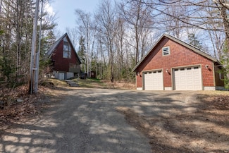 1004 Hazel Wood Dr, Carrabassett Valley, ME 04947