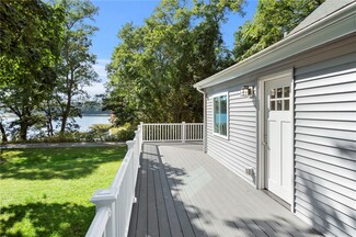 49 Breeze Ave, Riverside, RI 02915