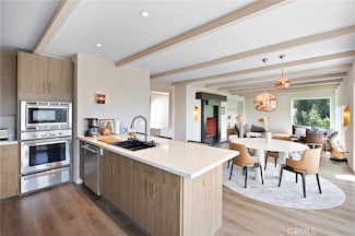 3233 Tareco Dr, Los Angeles, CA 90068